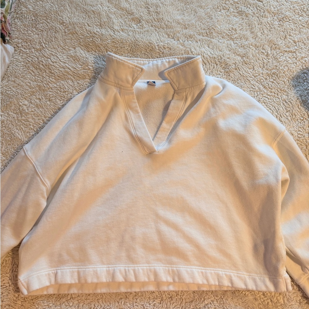 Old Navy Women's V-Neck Cream Sweater